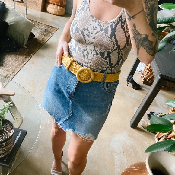 Cute denim mini skirt - Picture 4 of 8